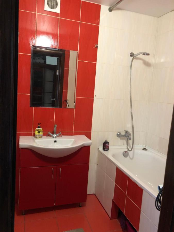 1Кім В Центрі,Вул.Набережна Rivne Extérieur photo